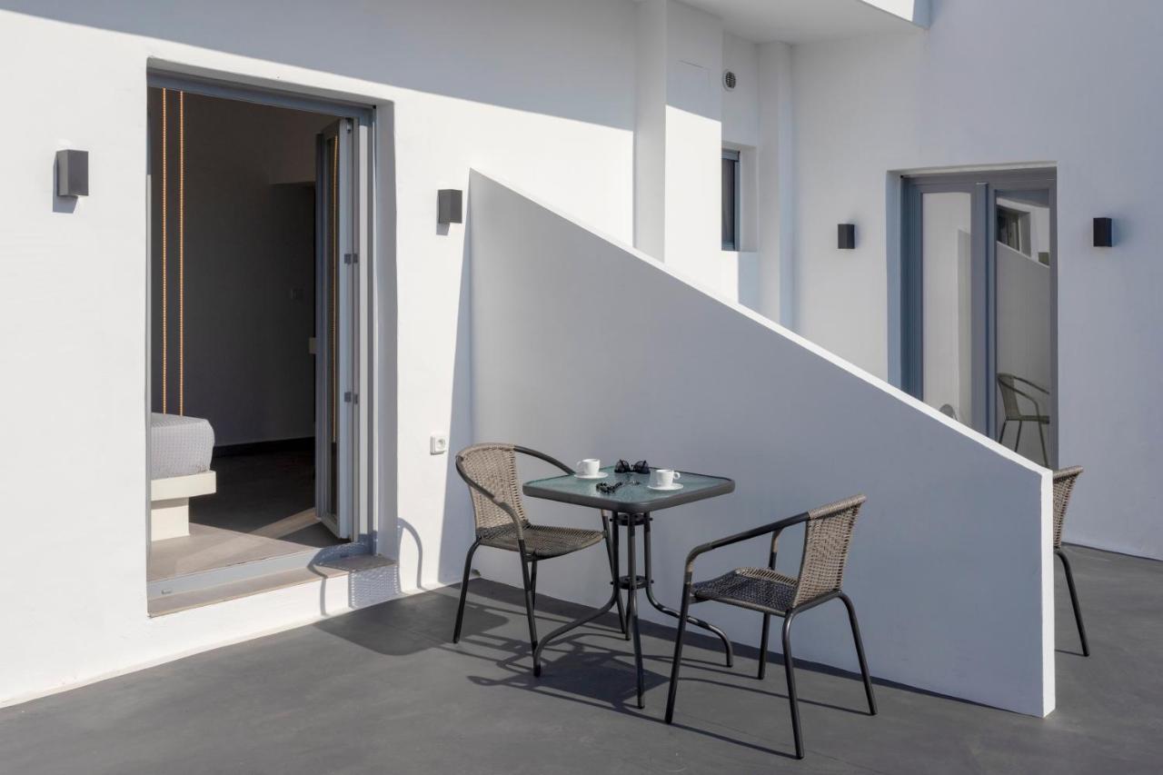 Linea Luxury Suites Fira  Exterior photo