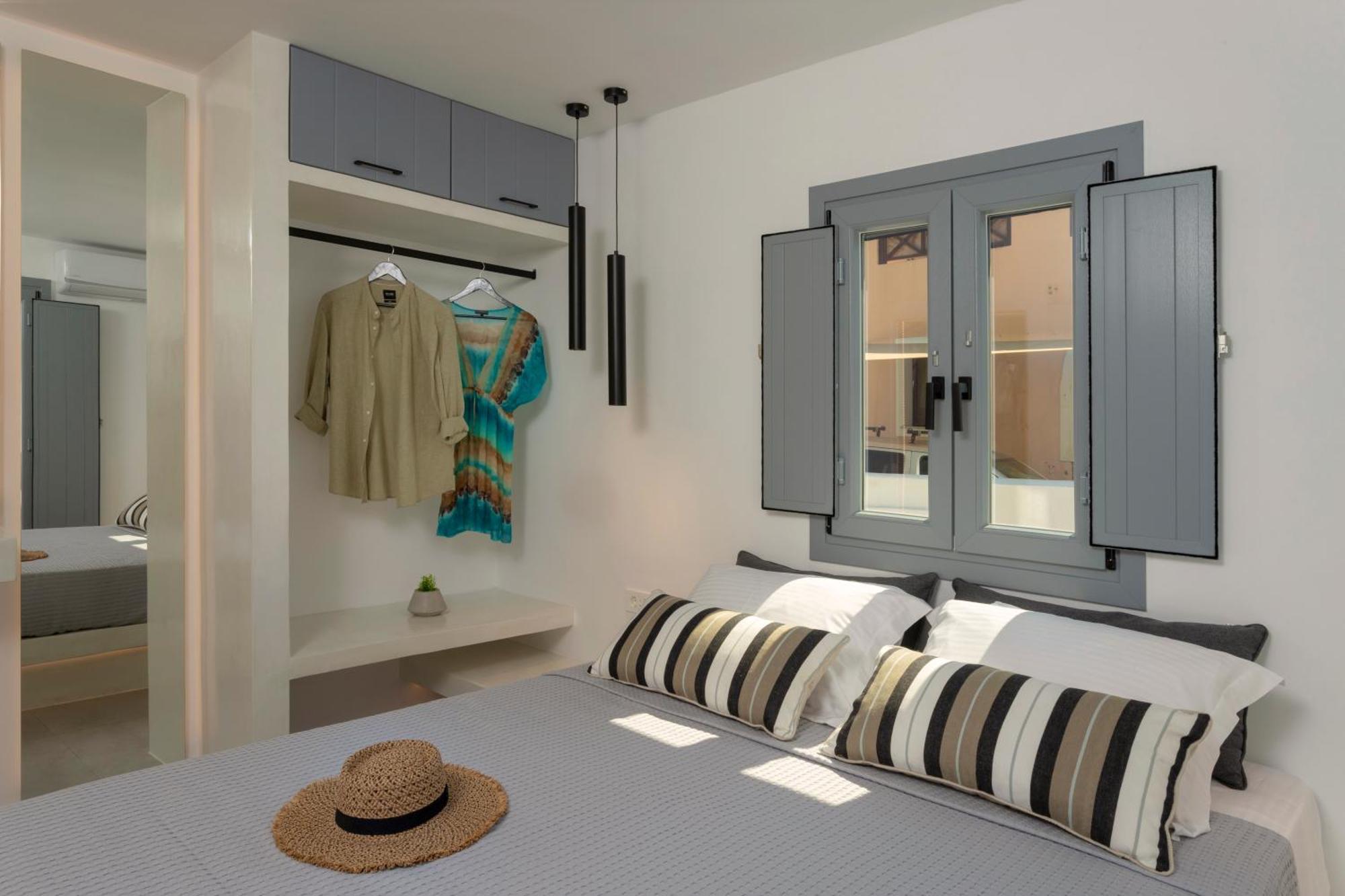 Linea Luxury Suites Fira  Exterior photo